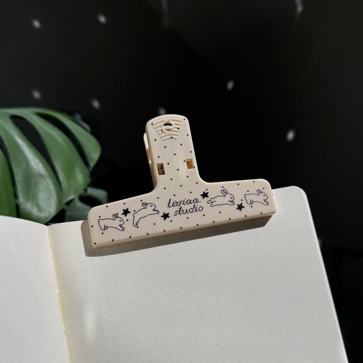 NOTEBOOK CLIP BUNNY BEIGE