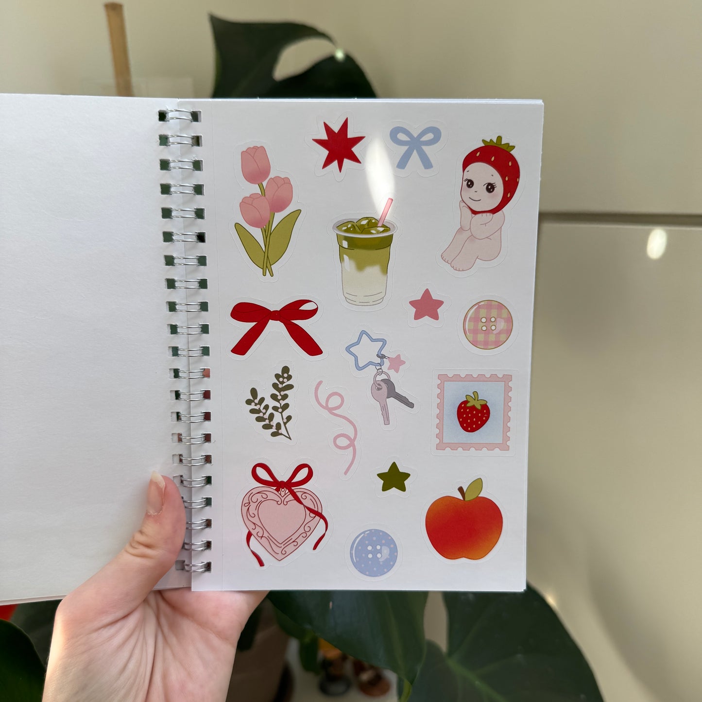 THE SWEET LITTLE THINGS - STICKER BOOK - EDITION 1